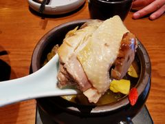 -云海肴·汽锅鸡·云南菜(天山百盛优客店)