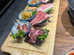 -明洞阿姨·韩式酱蟹烤肉·创意料理(三元桥店)