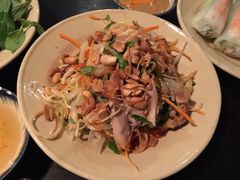 -Cuc Gach Quan Restaurant