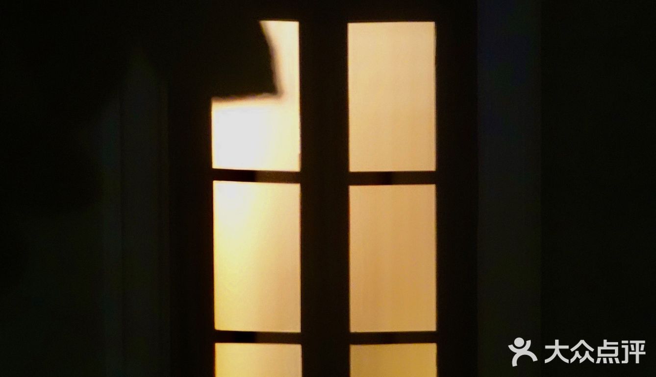 PRADA荣宅，你这样子办展我不可！