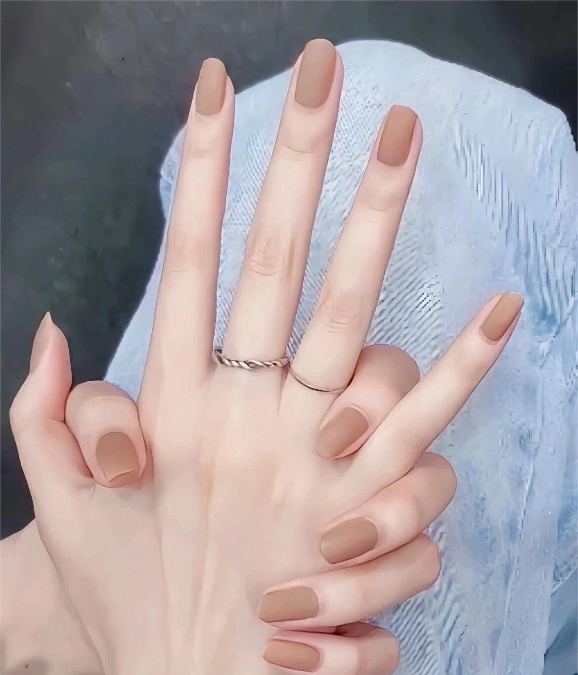 日常百搭又显白的纯色美甲~高级又简约