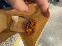 -麦当劳(上海虹桥站30B检票口楼上)