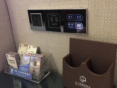 -红方格精致酒店(泸州金融中心万象汇店)