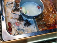 -东巴婆婆云南鱼豆花火锅(大东门店)