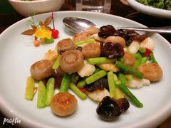 口蘑芦笋鱼滑-川旺角川粤融合菜•海景餐厅(星海广场店)