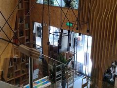 -新华里咖啡书吧(新华书店小寨店)