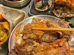 -围炉肉舍•炭烤活鳗•丹东海鲜烤肉(步行街店)