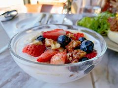 野莓核桃蜂蜜希腊酸奶-The Rug Cafe(王府中环店)