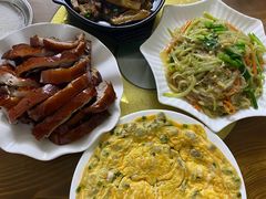 -黄记四更烤乳猪店
