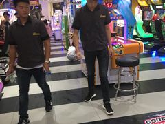 -反斗乐园π·电玩·高空拓展·蹦床(龙华天虹店)