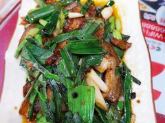 蒜苗回锅肉-易老妈蹄花.特色川菜(人民公园总店)