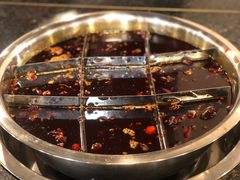 九宫格锅底-邓莽子老火锅(中兴路总店)