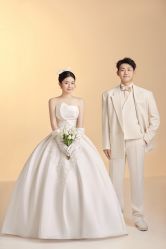 -至臻微拉婚纱摄影