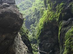 -龙水峡地缝景区