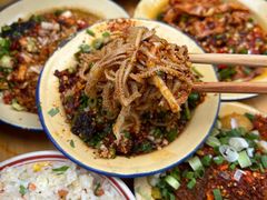 -拈签一笑黄牛肉辣卤串串