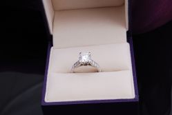 点击看大图 -威德钻石-克拉钻大本营(南京东路店)