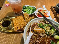 -长乐川式面馆·现炒浇头(石门二路店)