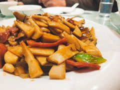 培根肉炒蘑菇粉-良师门滨海人家·海鲜·家常菜(滨海城店)