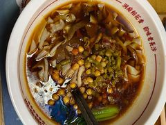 -呷佬·长沙手工米粉(金沙江路店)
