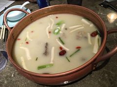 -三人行骨头王火锅(长寿店)