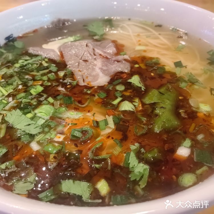 突然发现兰州牛肉面还挺好吃的！