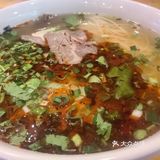 突然发现兰州牛肉面还挺好吃的！