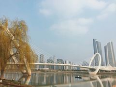 -南京眼步行桥