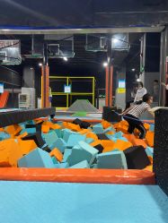 -蹦贝运动中心·蹦床·攀岩·闯关(龙岗店)