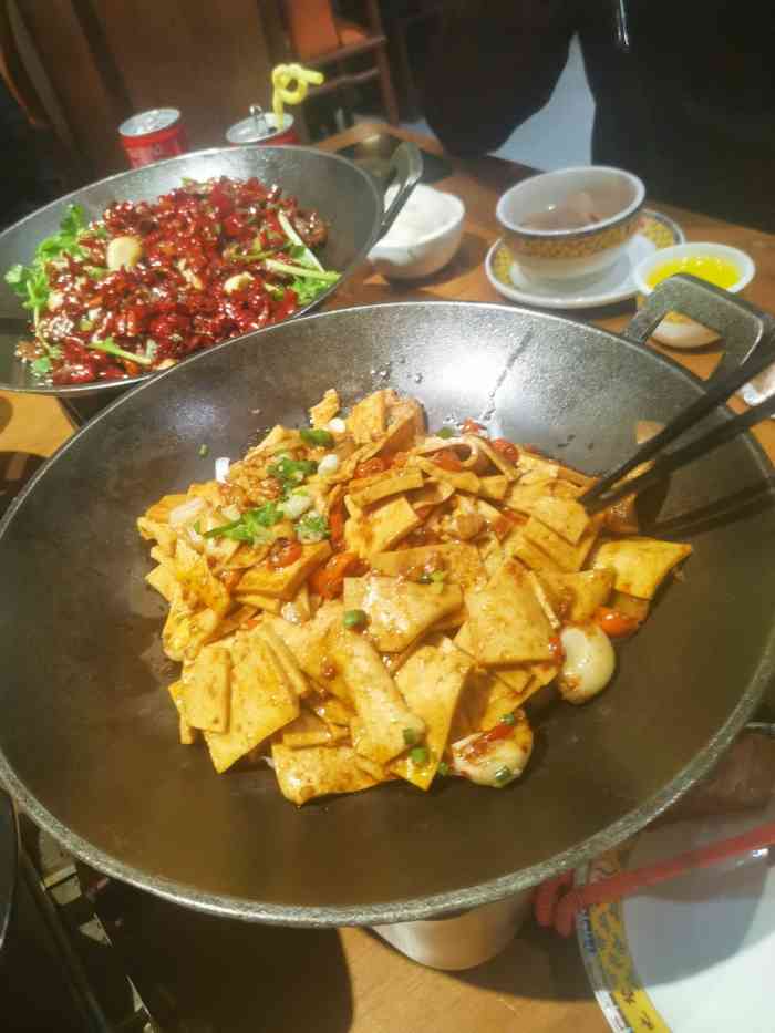 毛家湾湘菜馆-"蛮有意思的一家店.没有菜单,点菜需去点菜.