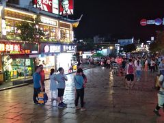 -刘姐啤酒鱼民族演艺餐厅(西街总店)