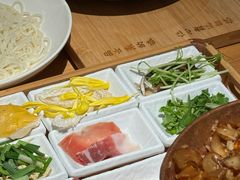 云南传统过桥米线-甘思咪哚·云南艺术餐厅(天河广百店)