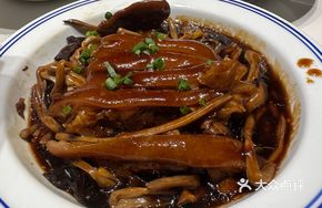 Stewed Pork Trotter in Inverted Manner