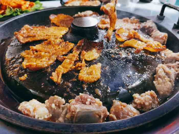 今日妃要吃·石棉锅盖烤肉-"绝了这家烤肉,在茶店子附近能吃到这样的