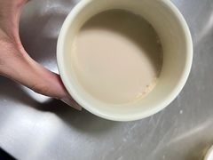 奶茶-粘豆包柴火铁锅炖