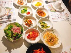 餐前小菜-本家韩国烤肉(青岛万象城店)