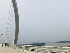 -南京眼步行桥