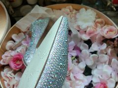 -京伟修鞋洗鞋奢侈品皮具护理店