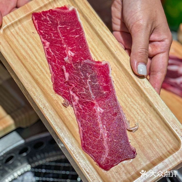 市中心不到一百吃原切谷饲自助烤肉！性价比贼高！