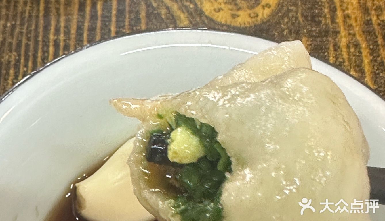 这家的饺子好吃，糖醋里脊也好吃！