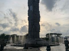 -亚龙湾中心广场