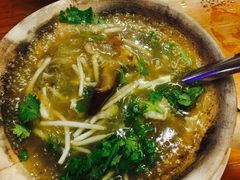 -J Daeng Seafood
