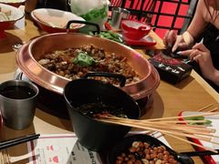 -虾弄弄海派小龙虾·牛羊蝎子火锅