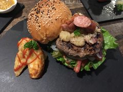 -HIGH FIVE哈福手工汉堡(桂林路店)