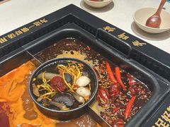 -老牌坊云南鱼豆花火锅(哈西万达店)