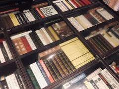 -钟书阁(松江泰晤士小镇店)