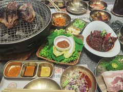 -草家酱蟹炭火烤肉店(珲春南路二店)