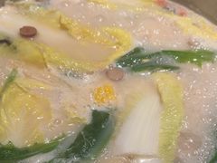 -尚尚仙·酸汤猪手·猪肚鸡火锅(华联万柳购物中心店)