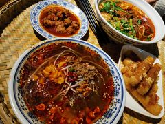 -爆炸头阿姨小四川正宗川味小吃(无任何分店)