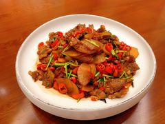 酸萝卜炒牛肉-千品香(碧桂园银河城店)