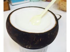 -志龙皇冠吃货椰子铺